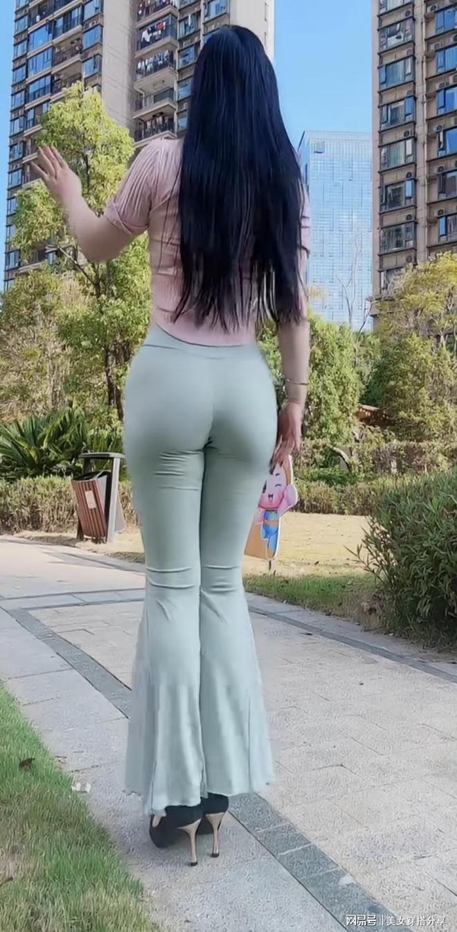 阿姨必备的减龄穿搭AG旗舰厅app老