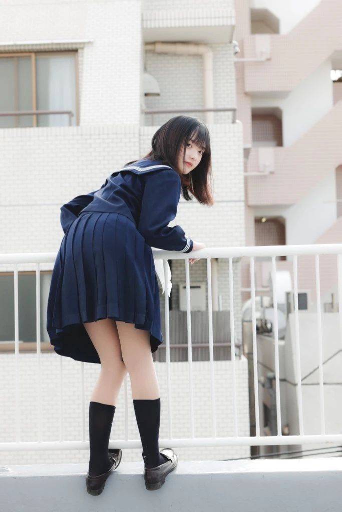 K少女装扮清纯可爱到爆！AG旗舰厅网站首页黑色J(图2)