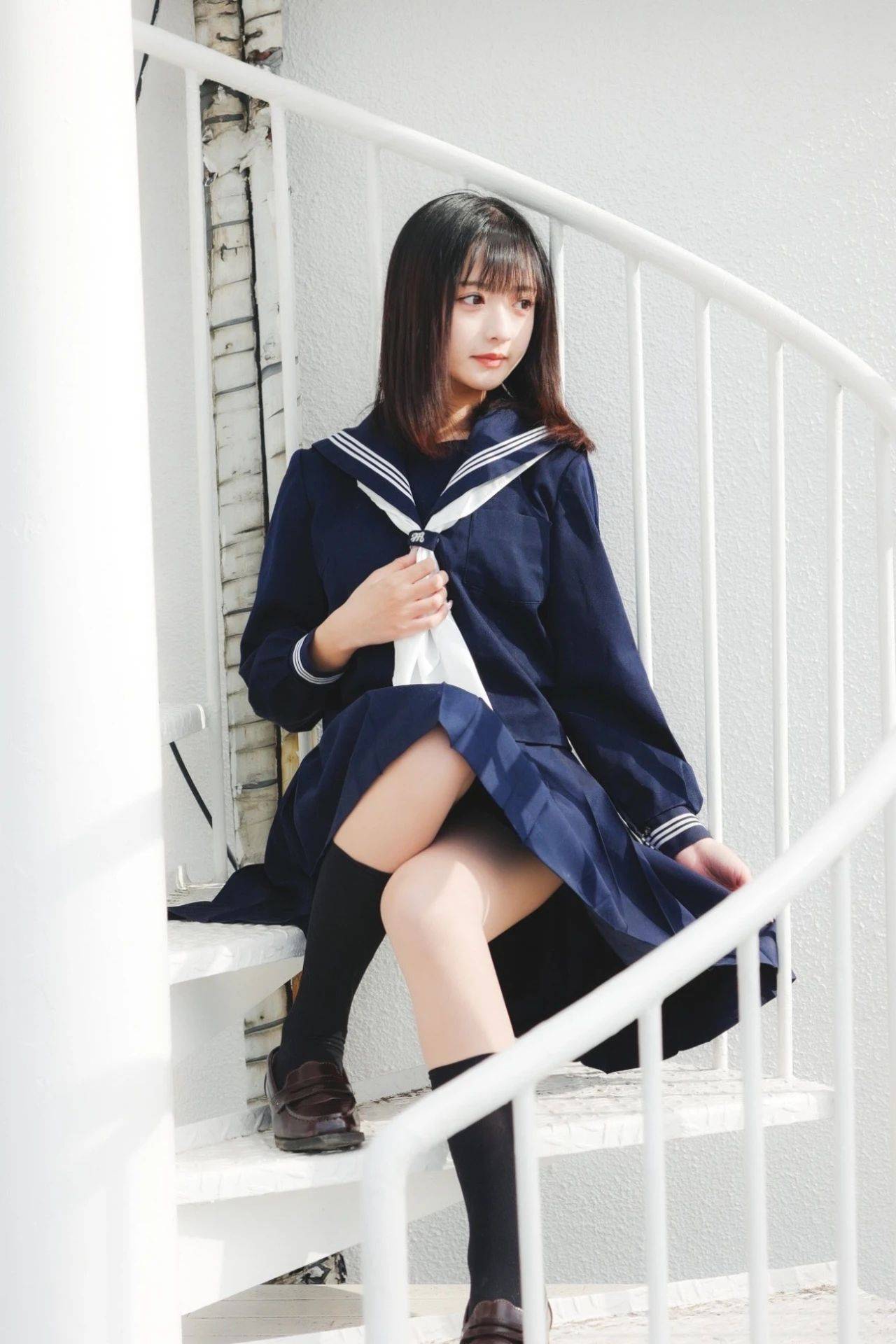 K少女装扮清纯可爱到爆！AG旗舰厅网站首页黑色J(图4)