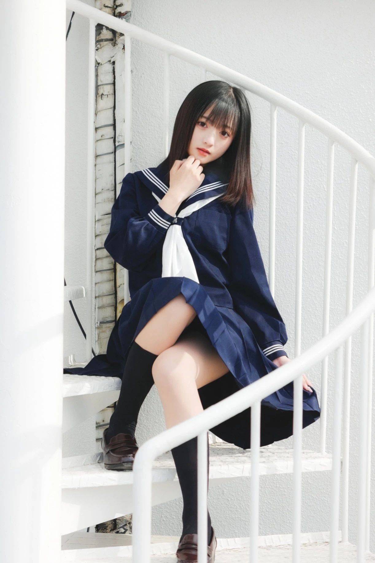 K少女装扮清纯可爱到爆！AG旗舰厅网站首页黑色J(图5)